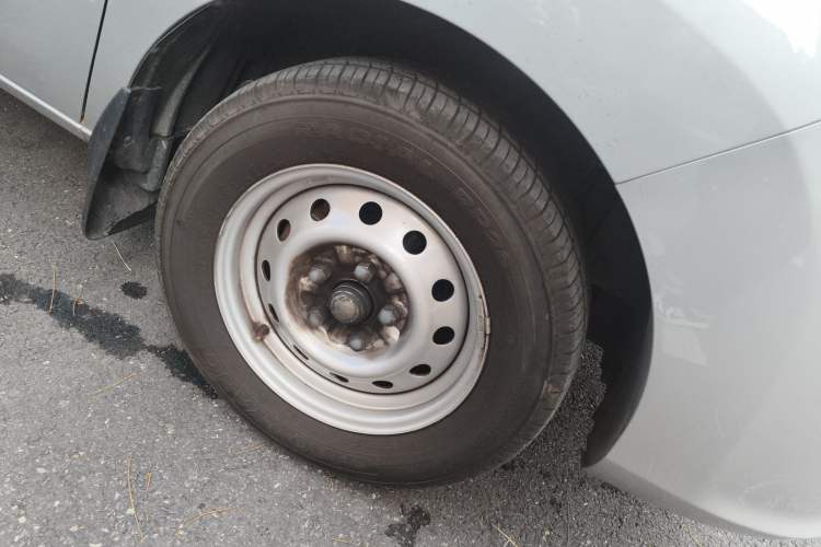 Used JAC Refine M3 2023 PLUS 1.5T 7/8-seat Comfort Edition Right Front Wheel Hub