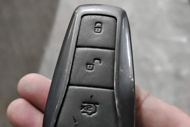 Used BYD Qin PLUS 2025 DM-i Smart Drive 55KM Leading Model Vehicle Key