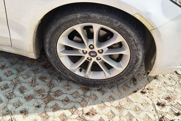 Used Ford Mondeo 2018 EcoBoost 180 Smart Control Fashion Model China V Standard Right Front Wheel Hub