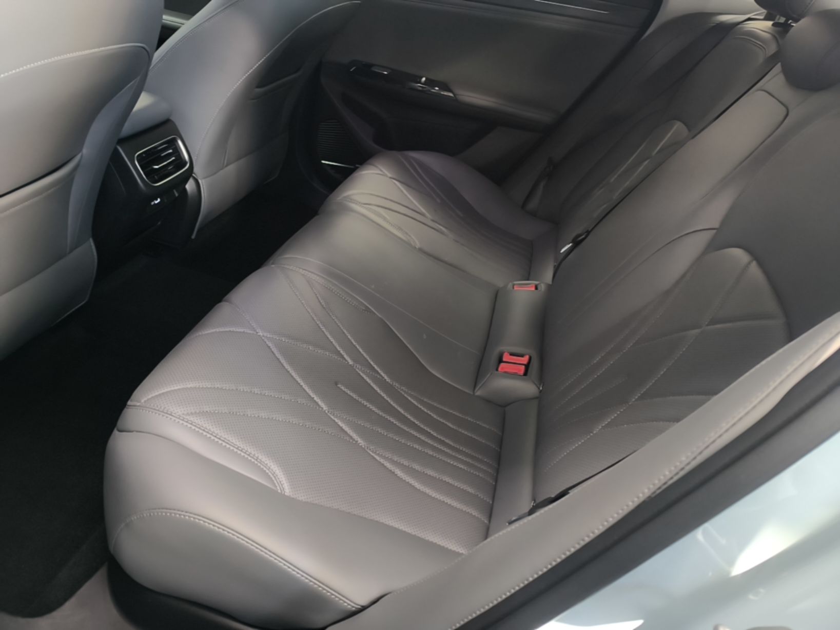 Geely Galaxy L6 2025 EM-i 140km Explorer+ Edition — снимка 20