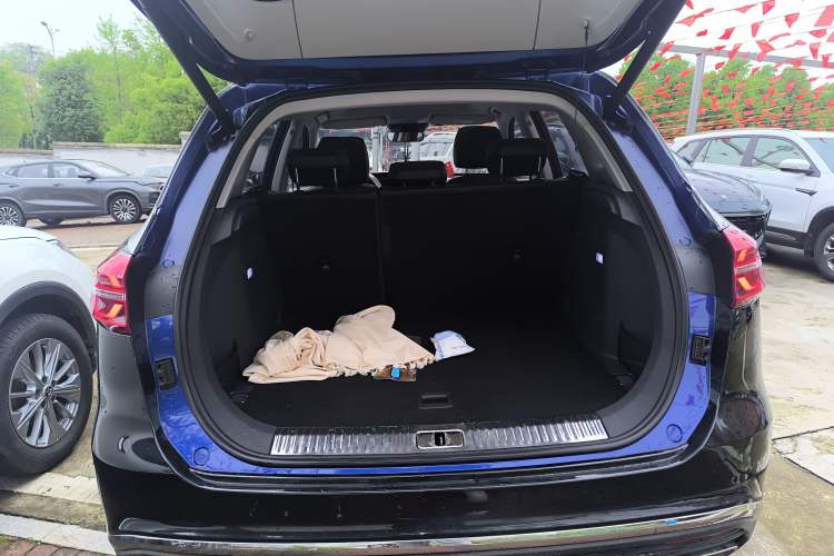 Used Hongqi HS5 2019 2.0T Smart Connect Flagship Edition Trunk