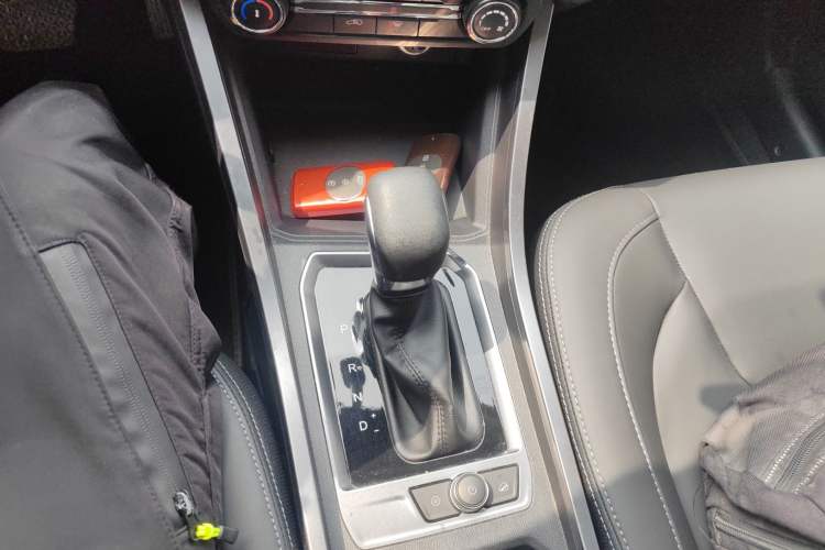 Used Chery Tiggo 3X 2021 PLUS 1.5L CVT "Painkai Red Date" Edition II Gear Lever