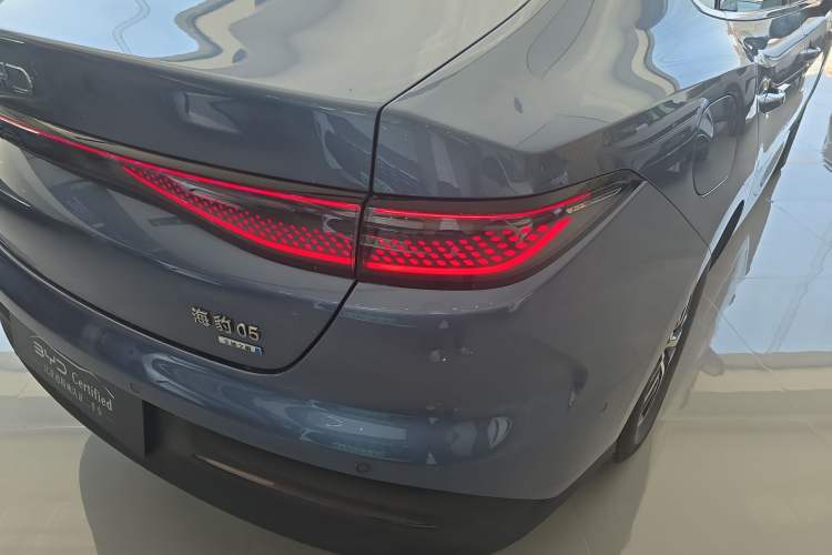 Used BYD Seal 05 DM-i 2025 DM-i Intelligent Drive 120KM Flagship Model Right Rear Taillight