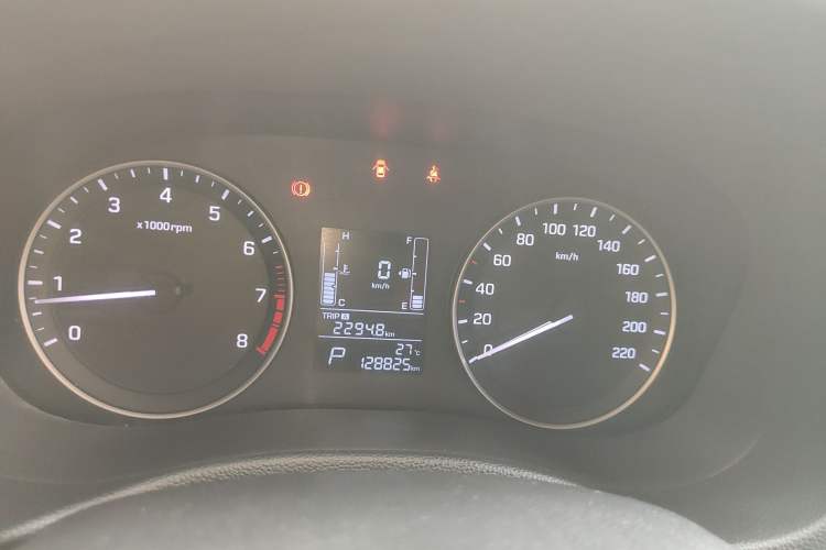 Used Hyundai ix25 2015 1.6L Automatic Two-Wheel Drive Smart GLS Trim Instrument Cluster