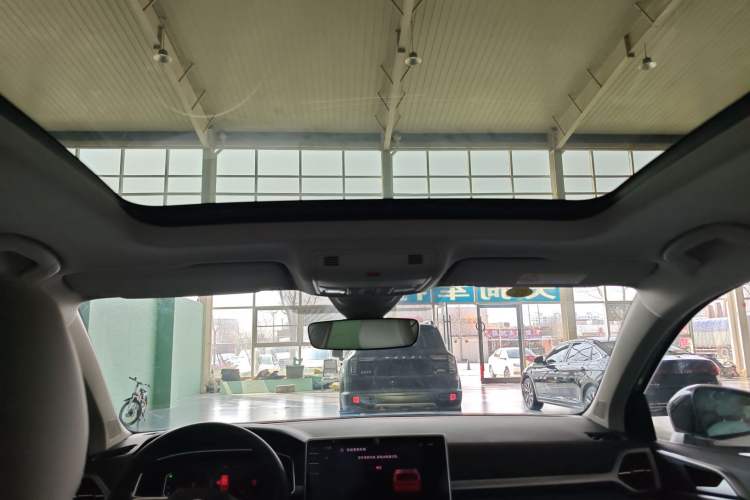 Used Volkswagen Tharu 2024 300TSI Two-Wheel-Drive Moon Luxury Edition Headliner