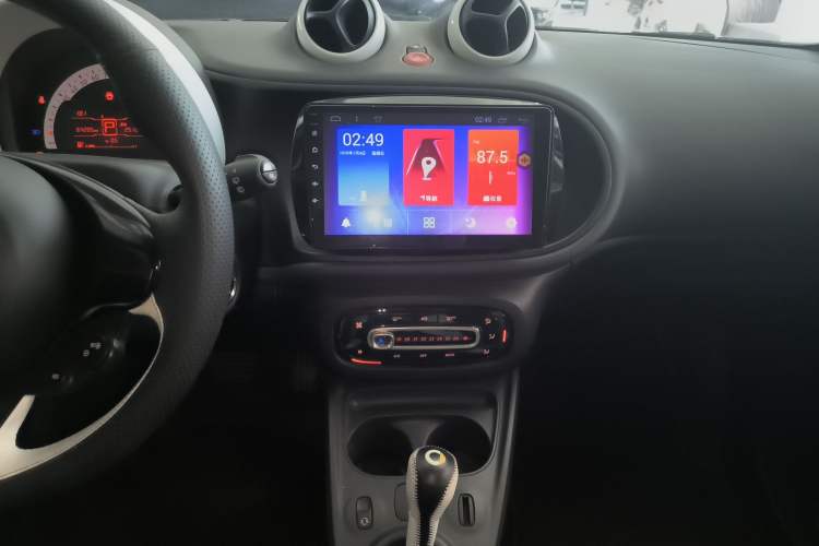 Used smart forfour 2016 1.0L 52 kW Dynamic Edition
