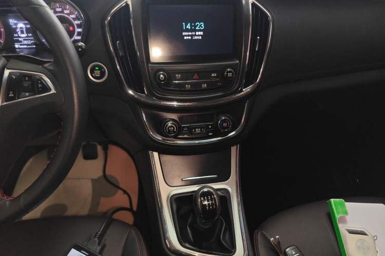 Used Baojun 560 2016 1.8L Manual Luxury Edition Audio And AC Panel