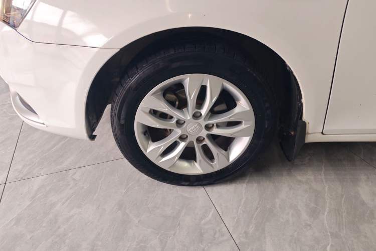 Used Geely Auto Emgrand 2015 Sedan 1.5L Manual - Top Trim Level Exterior 4