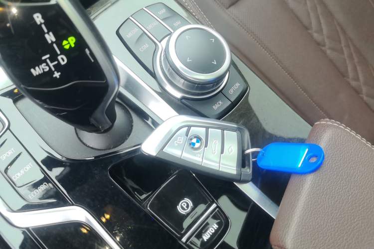 Used BMW 5 Series 2022 Restyled 525Li Luxury Package Interior 1