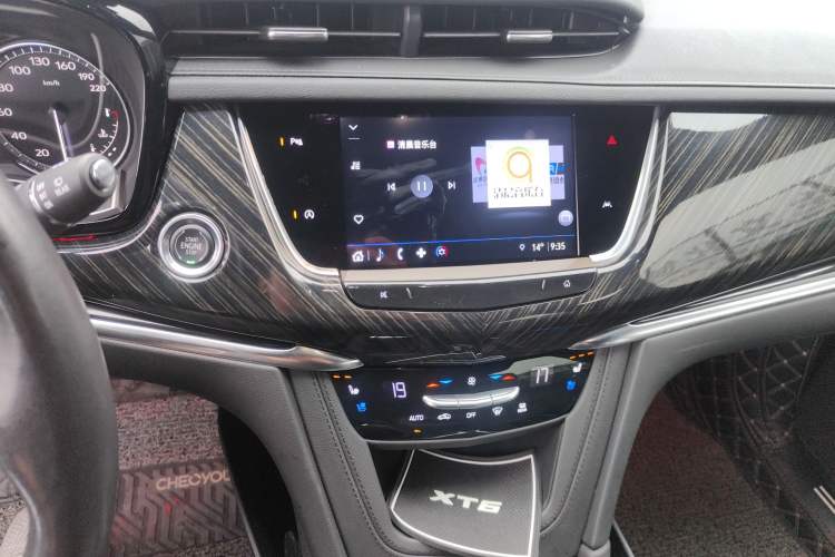 Used Cadillac XT6 2022 2.0T 7-Seater Four-Wheel Drive Luxury Version Audio And AC Panel