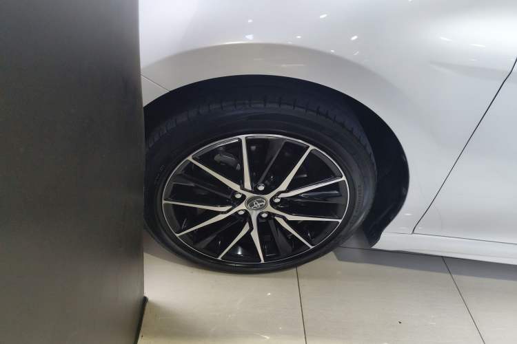 Used Toyota Camry 2021 2.0S FENGSHANG Edition Left Front Wheel Hub