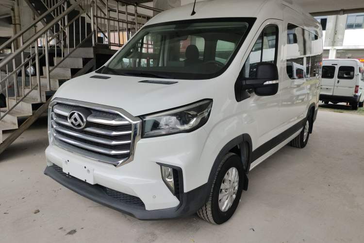 Used SAIC MAXUS Xintu V90 2022 2.0T Automatic Zhiyun King Rear-Drive Long Wheelbase High-Roof Design with Single Rear Tire—6/7 Seater