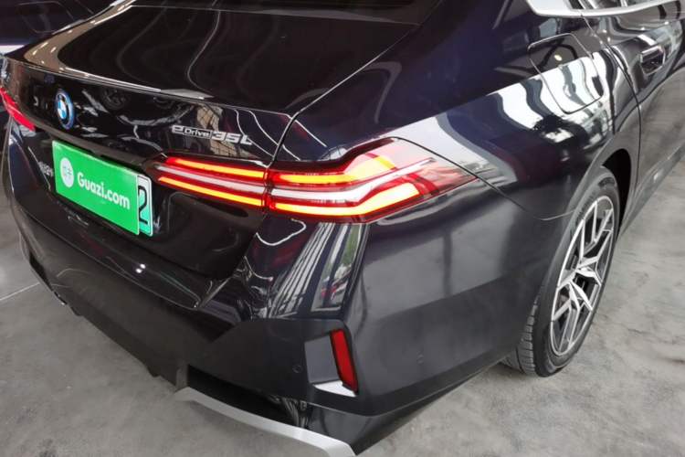 Used BMW i5 2024 eDrive 35L M Sport Package Right Rear Taillight