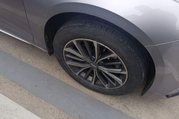 Used Geely Auto Preface 2023 2.0TD Luxury Version Right Front Wheel Hub