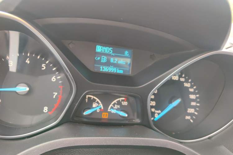 Used Ford Kuga 2018 Facelifted EcoBoost 180 Two-Wheel-Drive Platinum Wing Edition Odometer Close Up