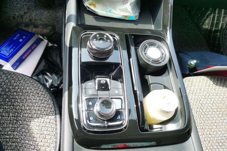 Used Ford Equator Sport 2022 Facelift EcoBoost 170 Prestige Model Gear Lever