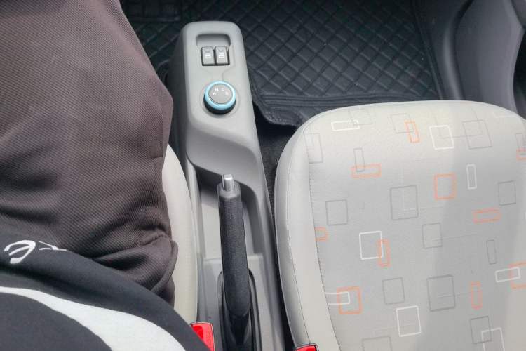 Used Dongfeng Fengon MINIEV 2022 Simple Style Comfort Version Gear Lever