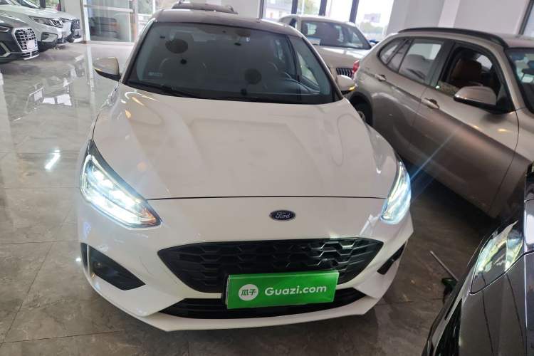 Used Ford Focus 2021 Hatchback EcoBoost 180 Automatic Titanium Edition