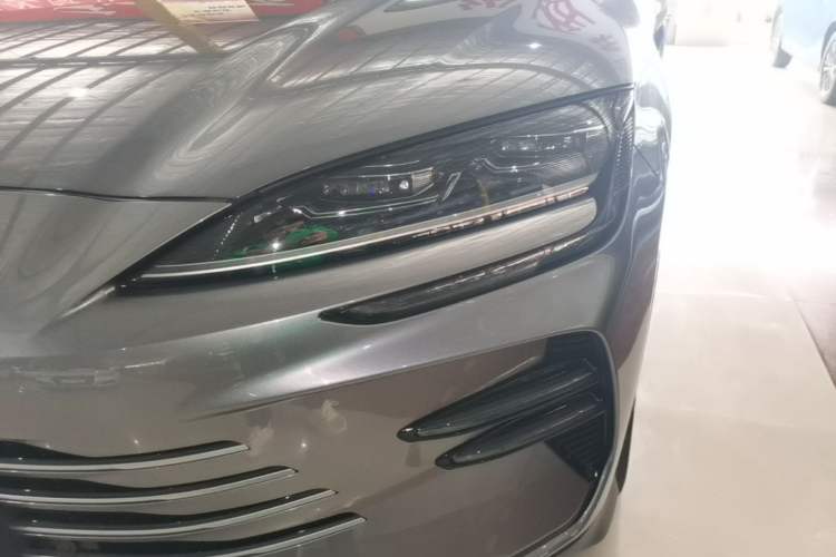 Used BYD Song PLUS New Energy 2024 HONOR Edition DM-i 110km Flagship Model
