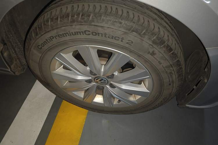 Used Volkswagen Lavida 2019 1.5L Automatic Fashion Edition China VI Right Front Wheel Hub