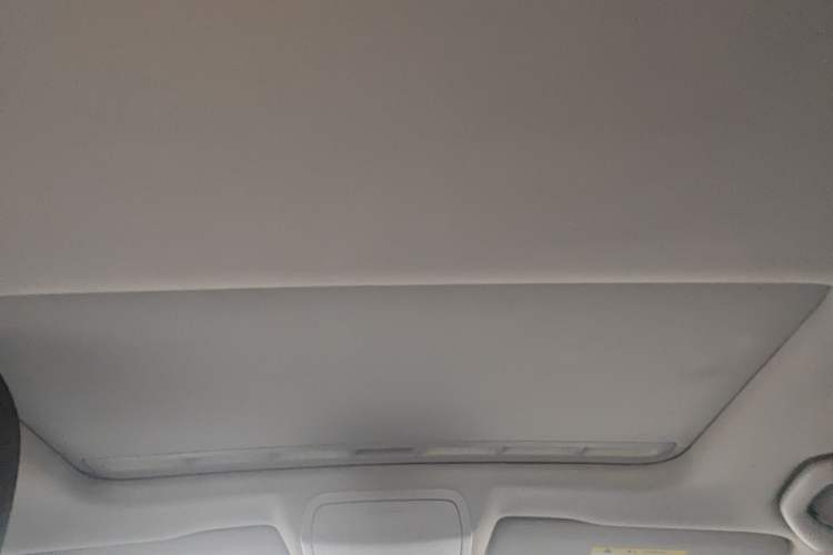 Used Volkswagen Sagitar 2015 230TSI Automatic Comfort Version Headliner