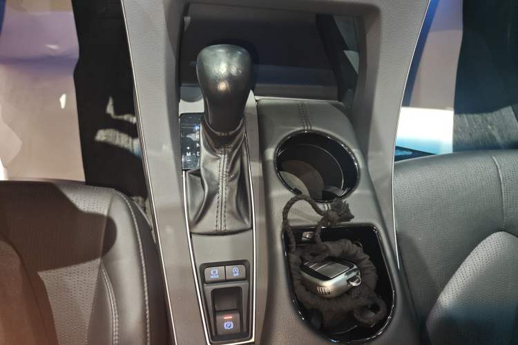 Used Toyota Avalon 2019 2.0L Luxury Edition China VI Standard