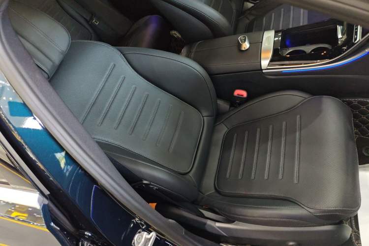 Used Mercedes-Benz C-Class 2023 Restyled C 260 L Sport Edition