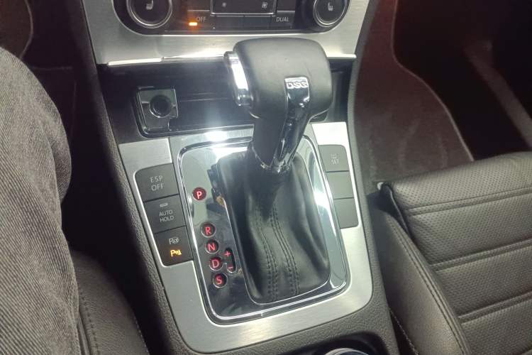 Used Volkswagen Passat 2011 2.0T Touring Edition Luxury Version Gear Lever