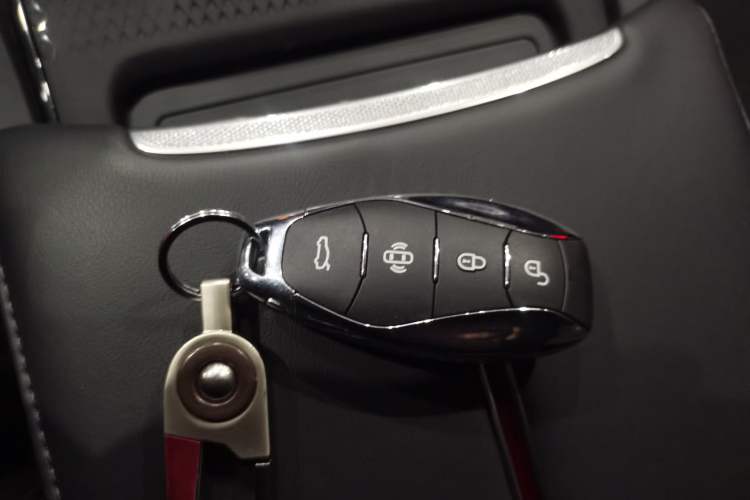 Used Hongqi HS3 2023 1.5T Two-Wheel Drive Shanwei Edition