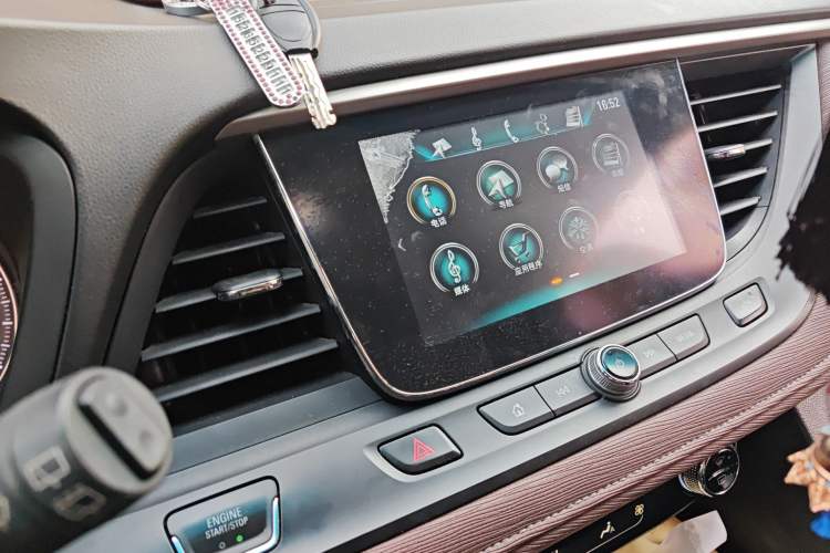 Used Buick GL6 2018 18T 6-Seater Luxury Model Audio And AC Panel