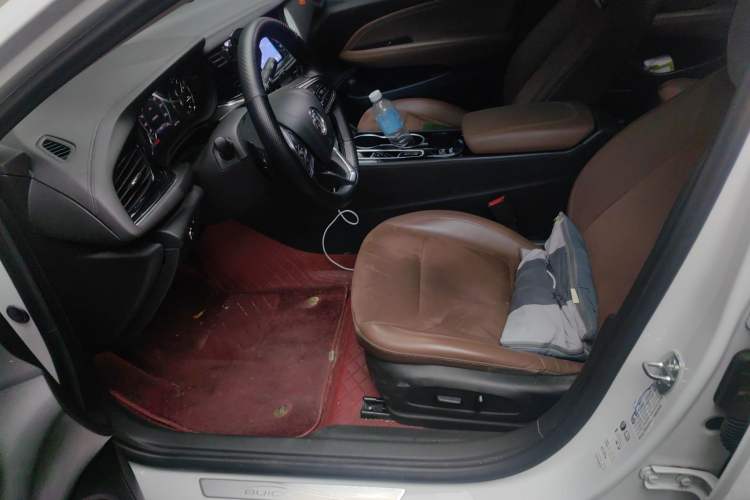 Used Buick Regal 2020 552T Luxury Version Left Front Seat