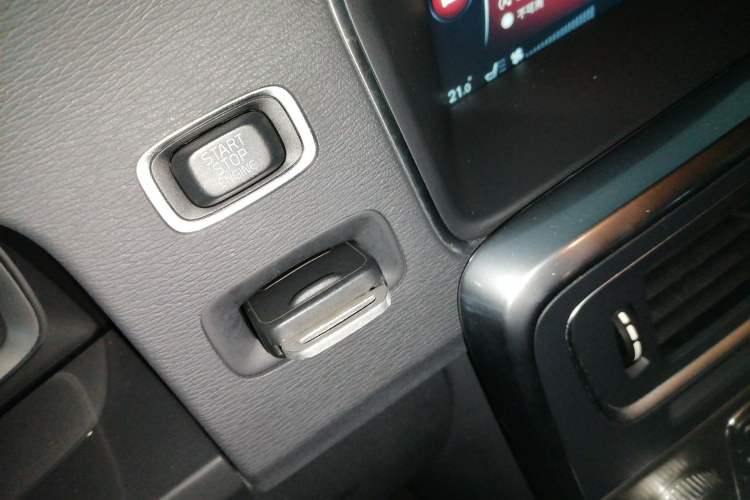 Used Volvo S60 2016 S60L T4 Zhiyuan Edition Vehicle Key