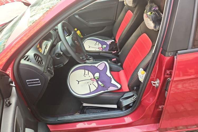 Used Volkswagen Jetta 2015 1.6L Automatic Fashion Model
