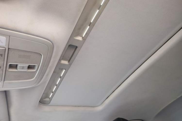 Used Roewe i6 MAX 2020 300TGI Automatic Sporty Cool Edition Headliner