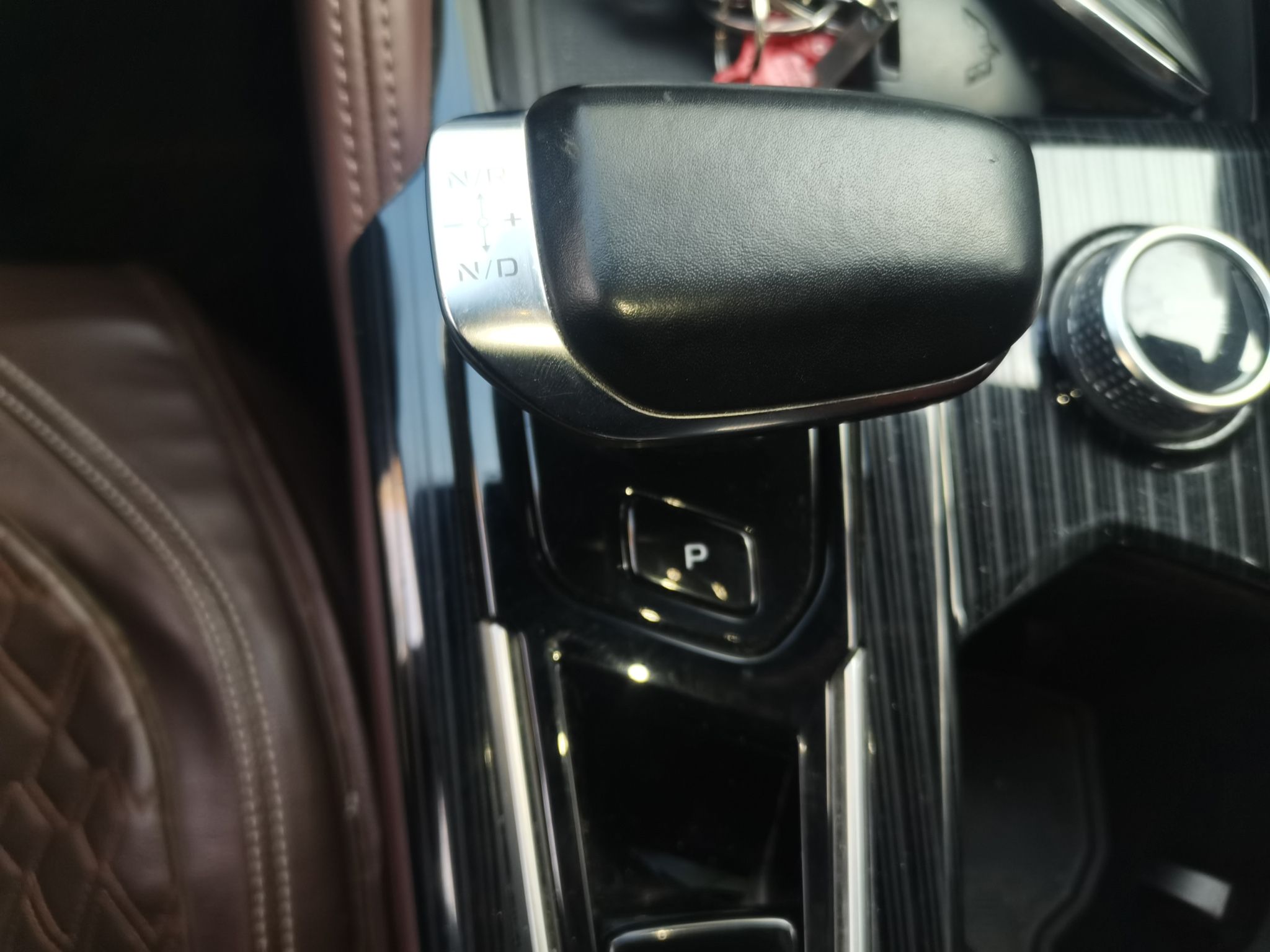 Geely Auto Monjaro L 2021 2.0TD DCT EVO Two-Wheel Drive Prestige Version — снимка 14