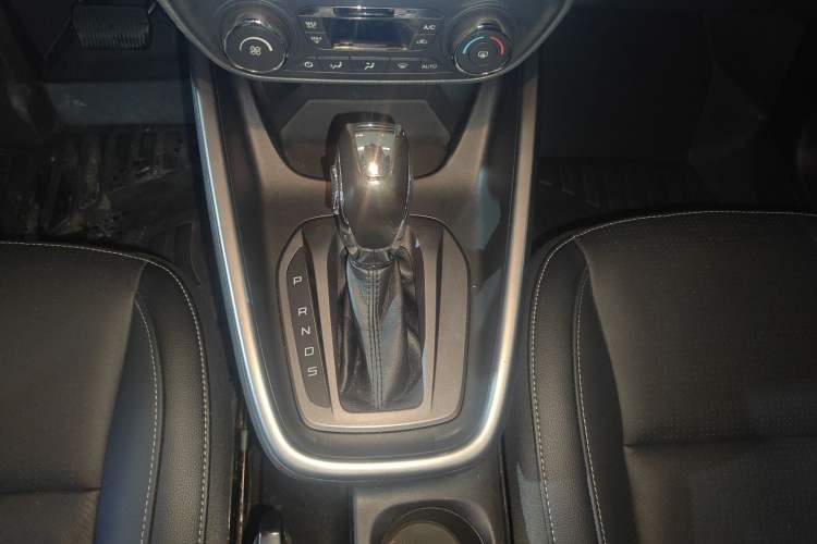 Used Ford Escort 2017 Happiness Edition 1.5L Automatic Fashion Version Gear Lever