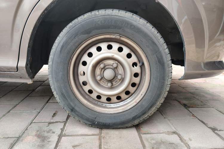 Used Foton Scenic G5 2020 2.0L Long-Wheelbase Flat-Roof 6-Seater Multi-Purpose Passenger Vehicle 1TZS
