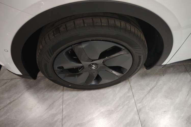 Used ONVO L60 2025 Model—85 kWh All-Wheel-Drive Version