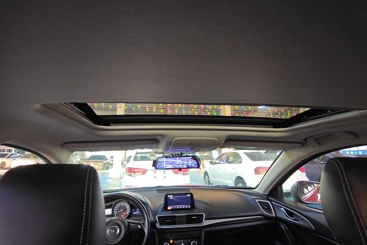 Used Mazda Mazda 3 Axela 2019 Cloud-Controlled Sedan 1.5L Automatic Luxury Model China VI Standard
