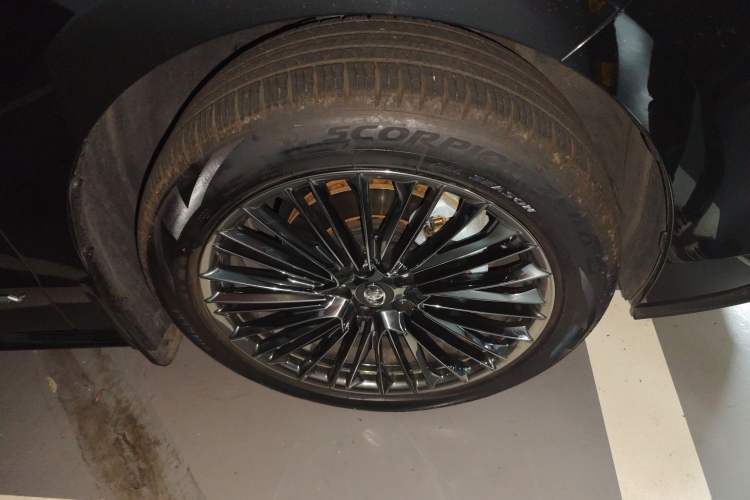 Used Toyota SIENNA 2024 2.5L Hybrid Four-Wheel Drive Prestige Edition
