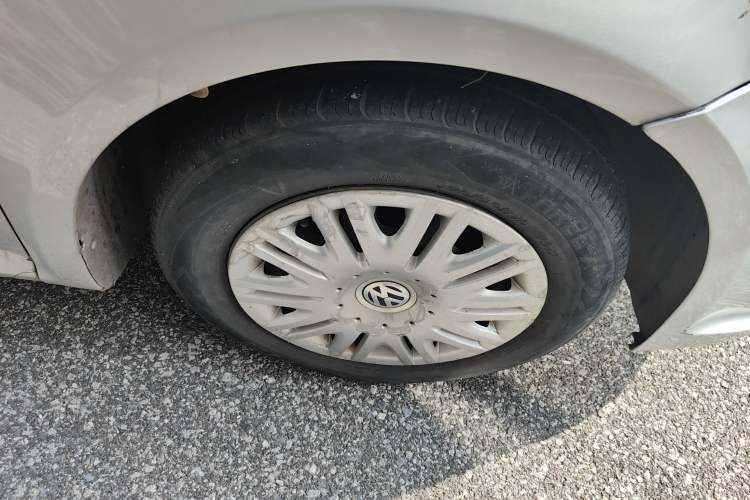 Used Volkswagen Lavida 2011 1.6L Manual Joy Version Right Front Wheel Hub