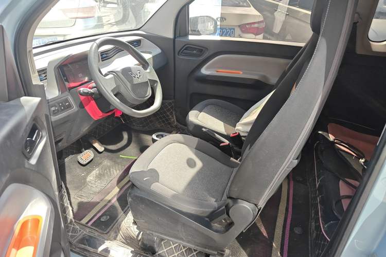 Used Wuling Hongguang MINIEV 2020 Freedom Version Lithium Iron Phosphate Left Front Seat