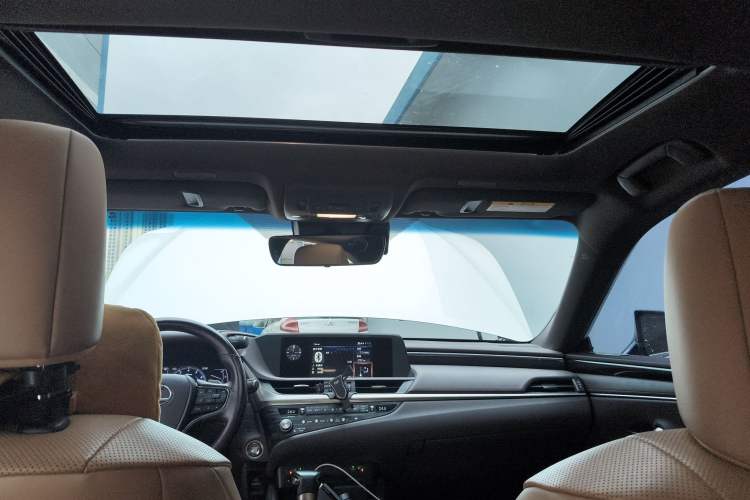 Used Lexus ES 2020 200 Excellence Edition
