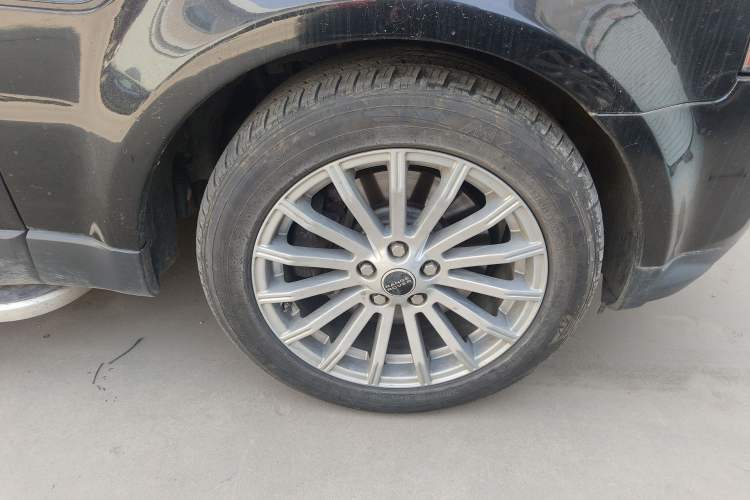 Used Land Rover Range Sport 2013 3.0 TDV6 Diesel Edition Right Front Wheel Hub