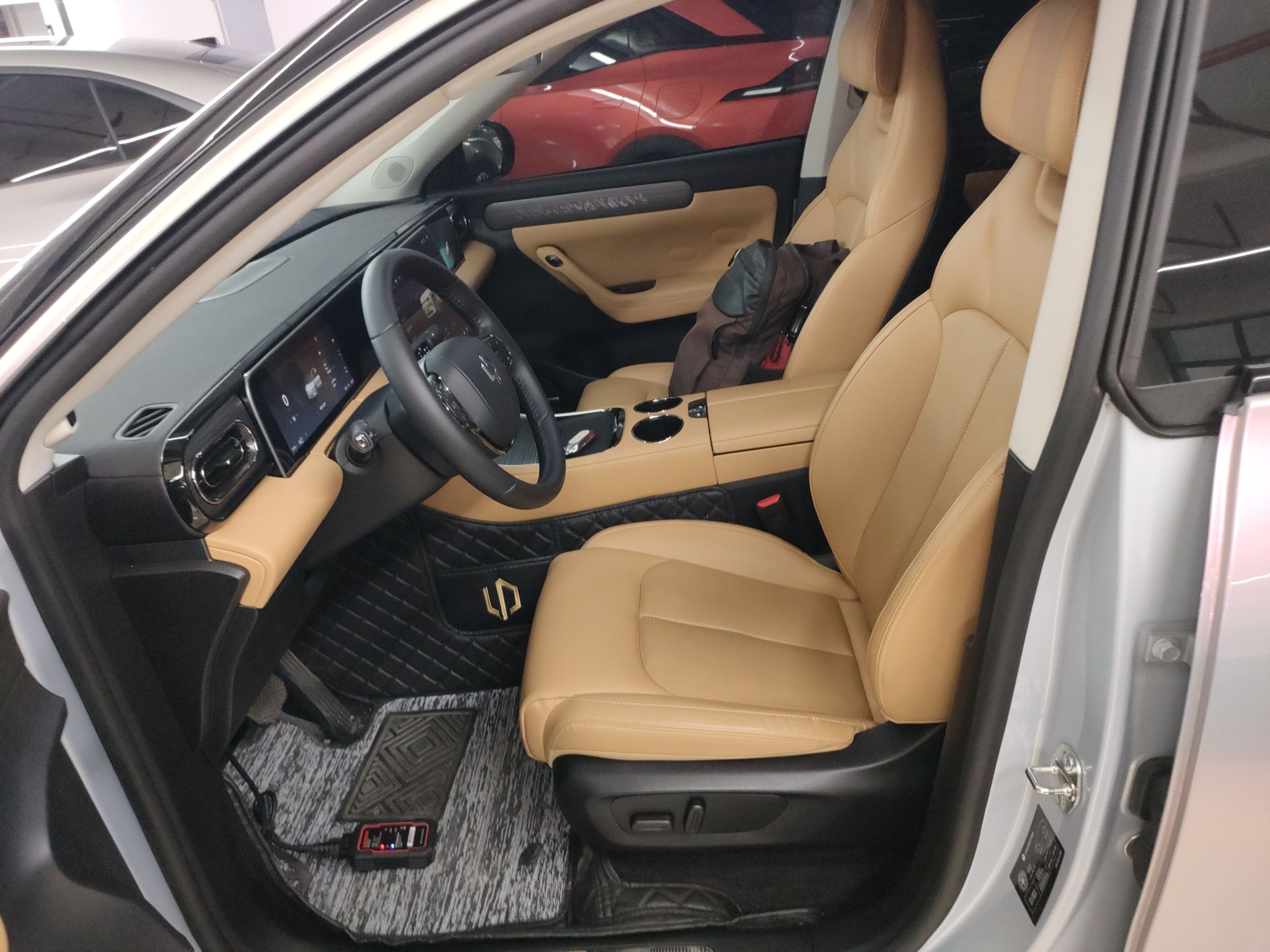 Переднее сиденье в автомобиле