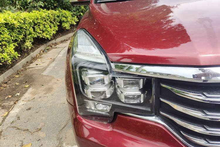 Used GAC Trumpchi GS7 2017 320T Two-Wheel-Drive Luxury Smart Connectivity Model
