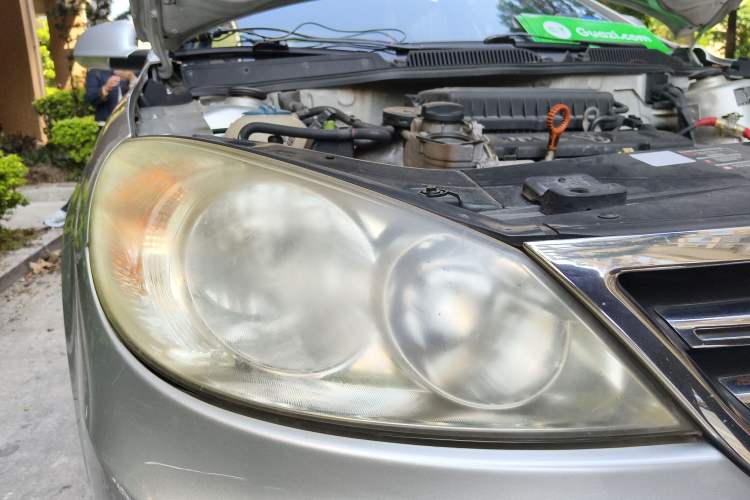 Used Volkswagen Lavida 2011 1.6L Automatic Premium Edition Right Front Headlight