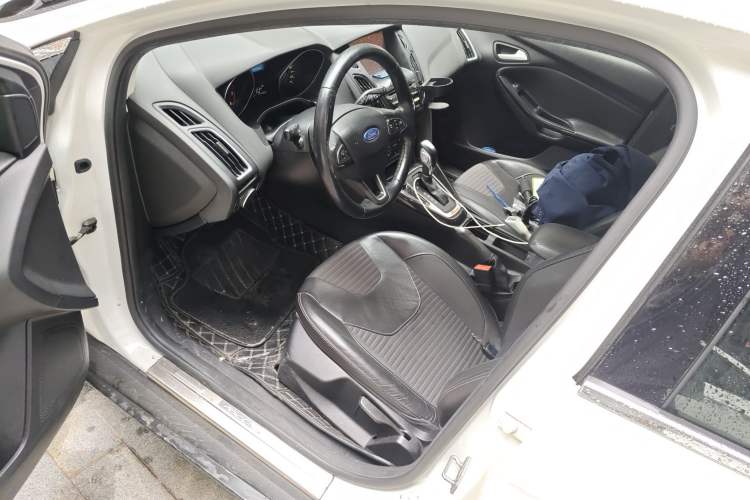 Used Ford Focus 2015 Hatchback 1.6L Automatic Fashion Edition