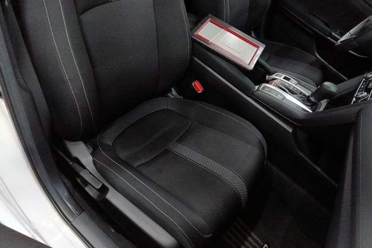 Used Honda Civic 2019 220TURBO CVT Dynamic Edition China VI Emission Standard Right Front Seat