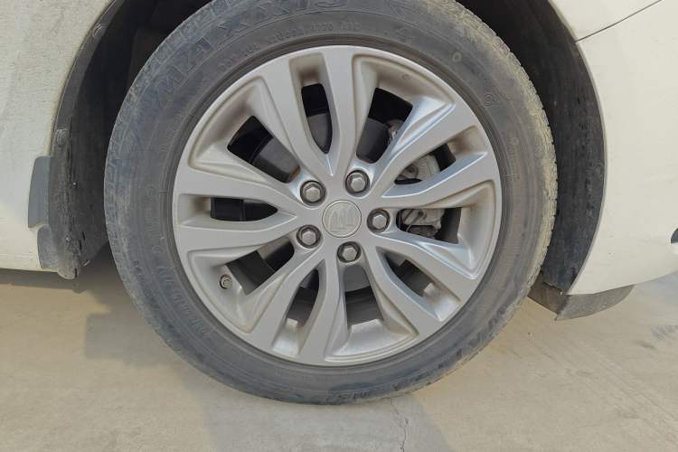 Used Buick GT 2021 Revised Version Flagship 1.5L Automatic Elite Edition Right Front Wheel Hub